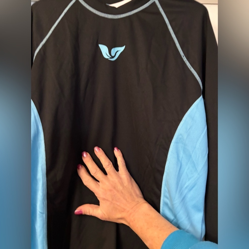 new-Black &  Blue Long Sleeve
UV Protection
Rash guard sun Beach Shirt - Picture 3 of 10
